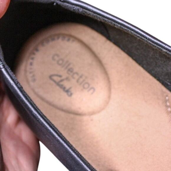 Clarks Black Leather Slip On Shoes Flats Loafers Comfort Minimalist - Picture 5 of 6